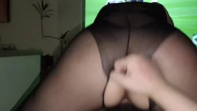 看屁股球还是足球呢，骑着我的大黑马看世界杯