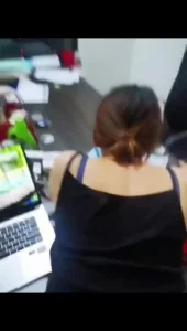晚上同事都下班了我还在办公室操老板秘书