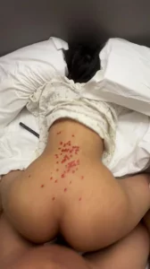 小崽子非要我往她身上滴蜡