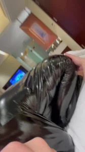 肥臀母狗人妻穿搜查官酒店服侍