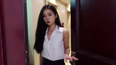 这老师好美，黑色连裤袜，操这样的老师是每个男人的梦想