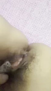 往臭逼里吐口水