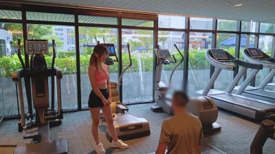 瑜伽裤少妇！混血美女勾引瑜伽教练口交性爱颜射，穿着瑜伽裤把肥鲍都凸显