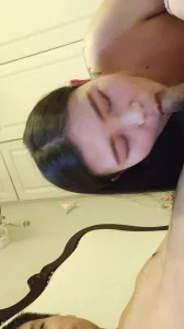 带皮肤的学生妹